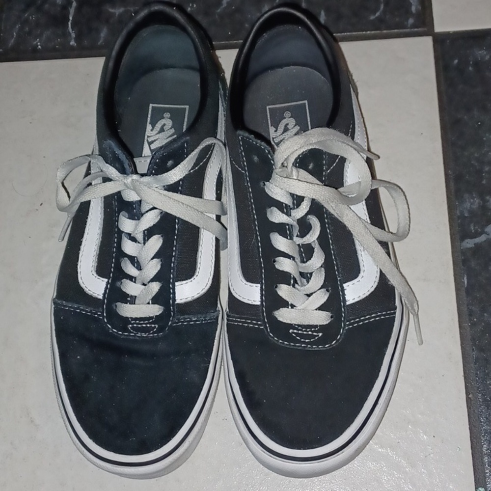 Vans Classic Black, men's sz 7, women's sz 8.5